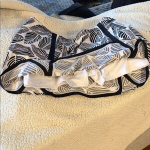 Black and White Leaf Print Skort